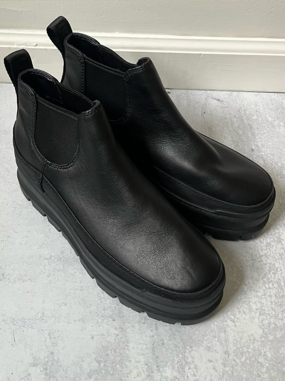 UGG Waterproof Platform Merina Chelsea Boots 9 Black Leather Chunky Lug Sole